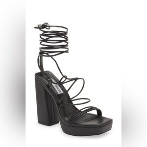 Steve Madden strappy heels sz 6